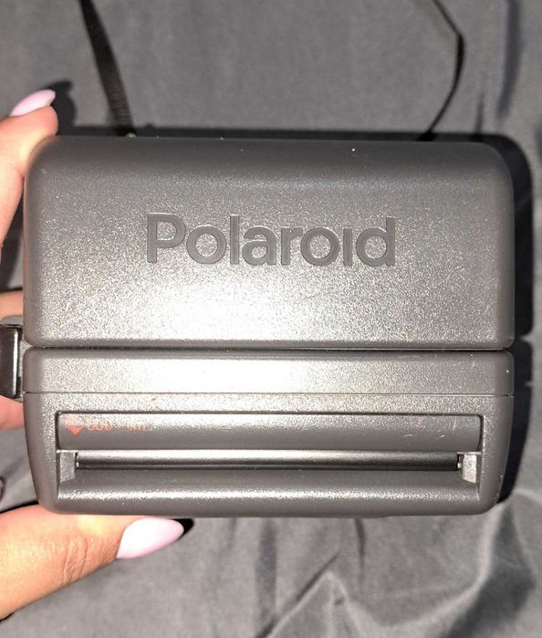 Máquina fotográfica polaroid 636