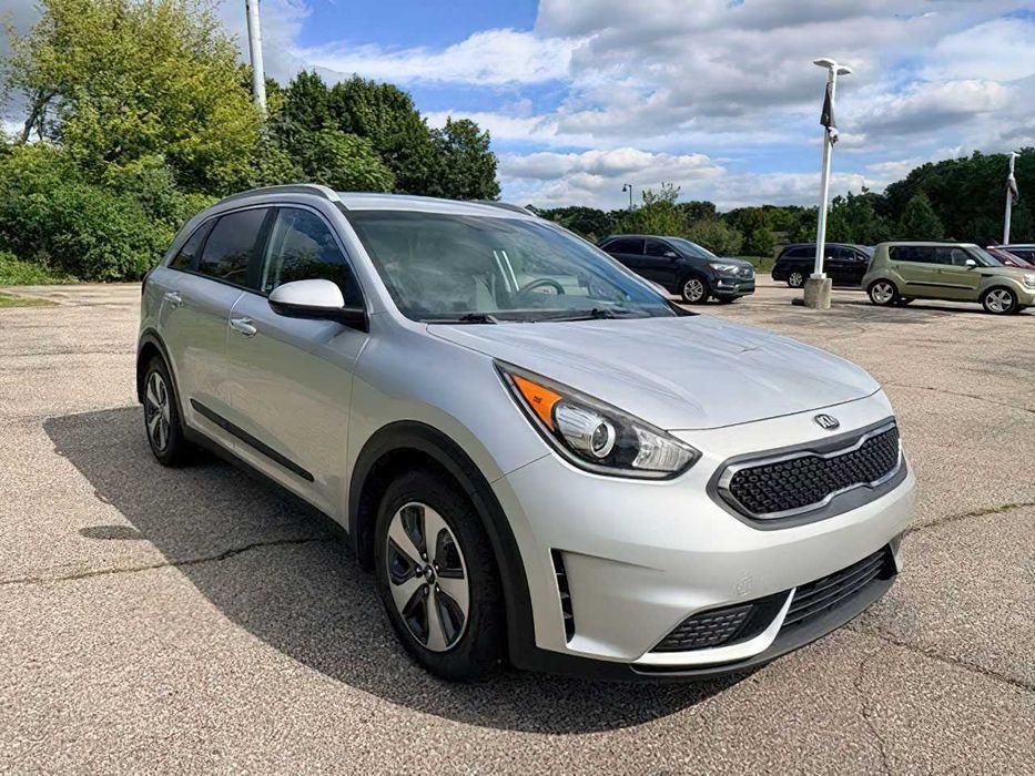 Kia Niro LX      2017