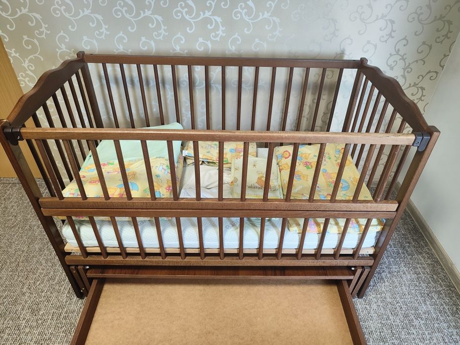 Ліжечко дитяче маятник