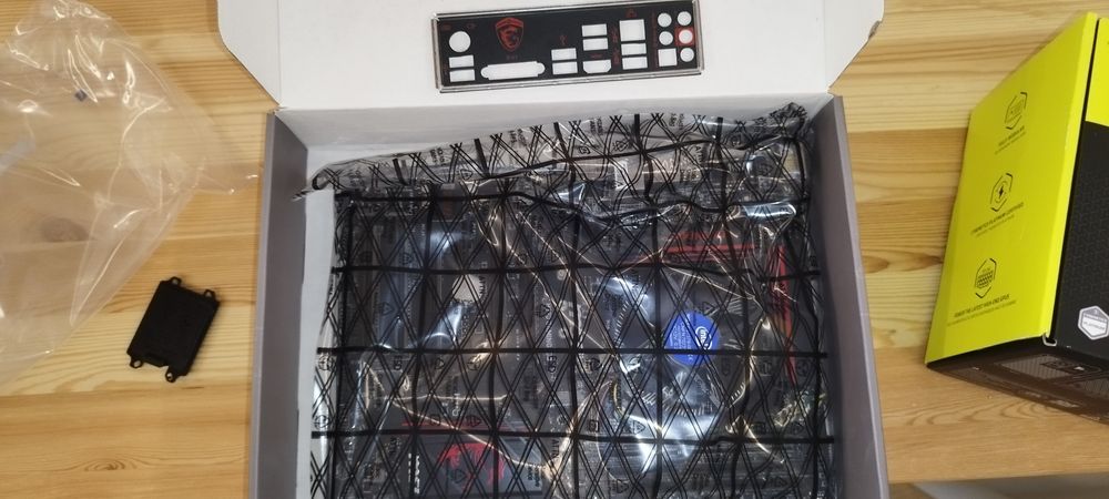 PC deskop, motherboard, fonte, gráfica e cpu