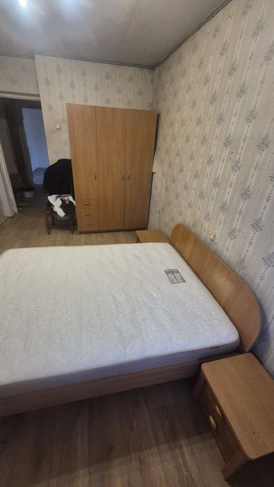 Продам спальню ліжко з матрасом, шафа, тумби (шкаф, кровать, тумбочки)