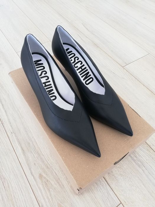 Czółenka Moschino