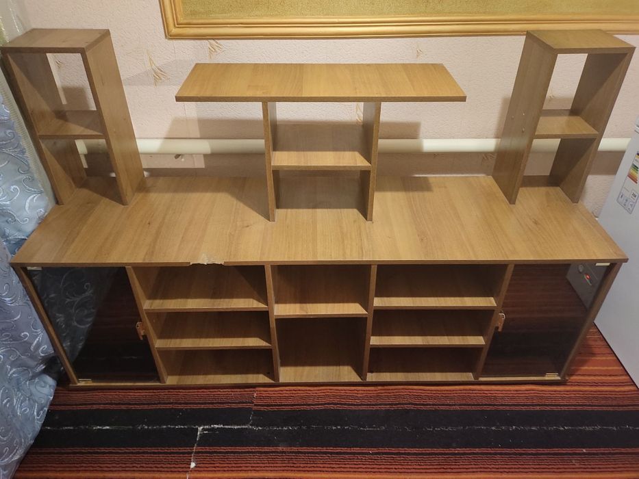 Продам  тумбу под тв