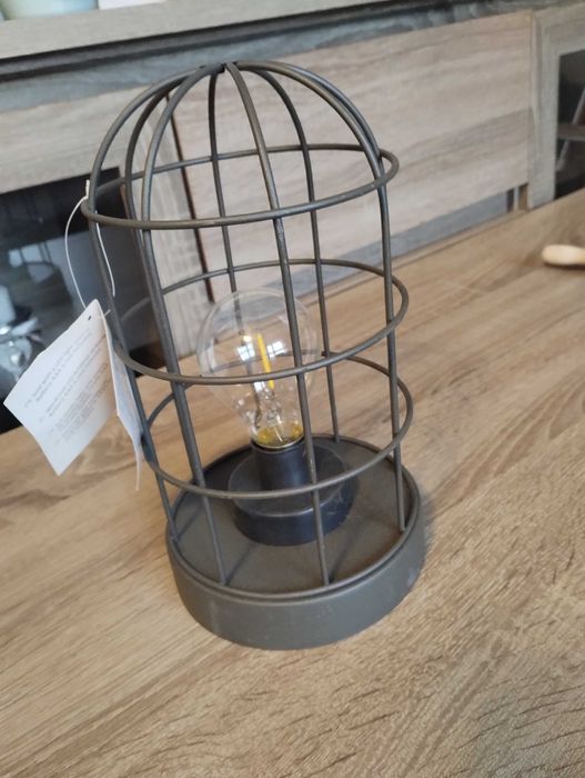 Stylowa lampa stołowa loft metal z żarówką led