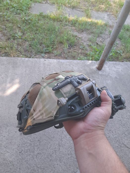 Шолом FAST XL  з ковром та ліхтариком