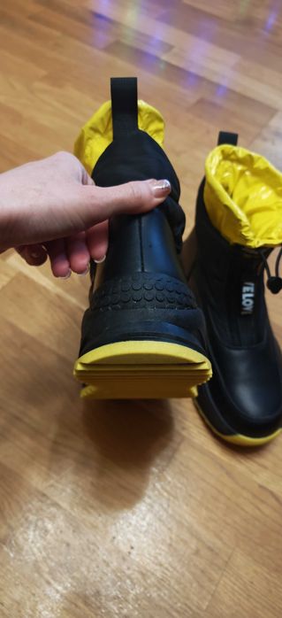 Чоботи зимові жіночі