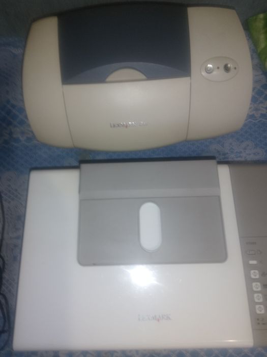 Продам два принтера ксерокса на запчасти