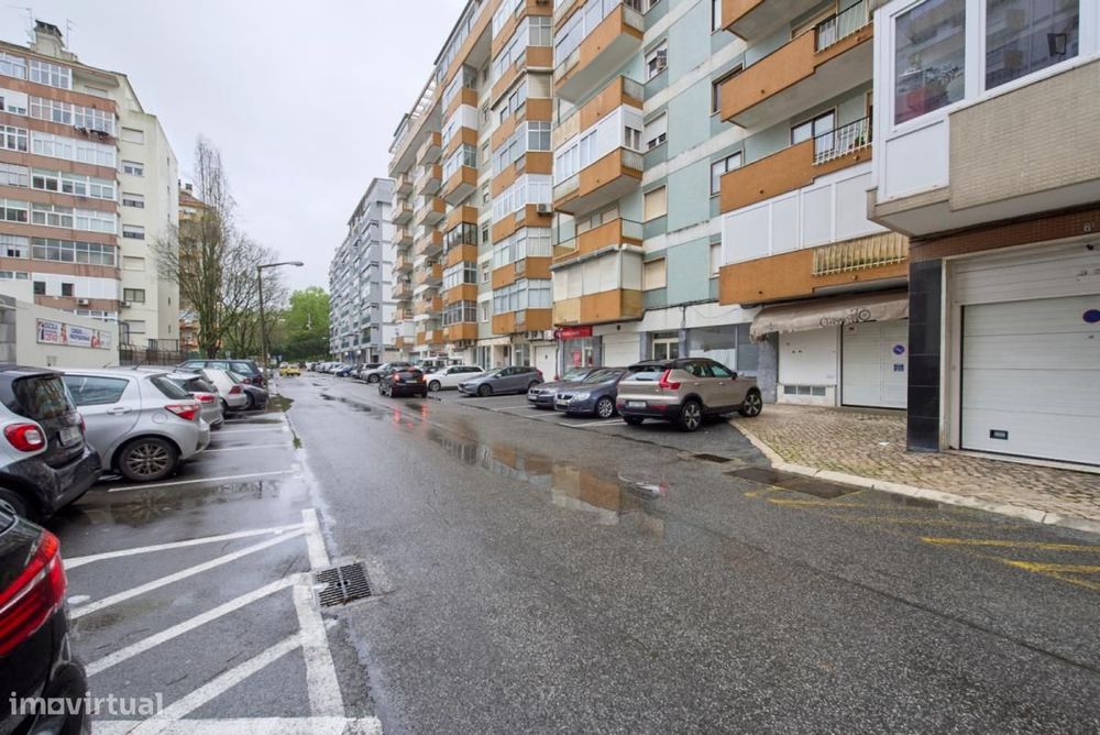 Quarto - localizado em Benfica Lisbon