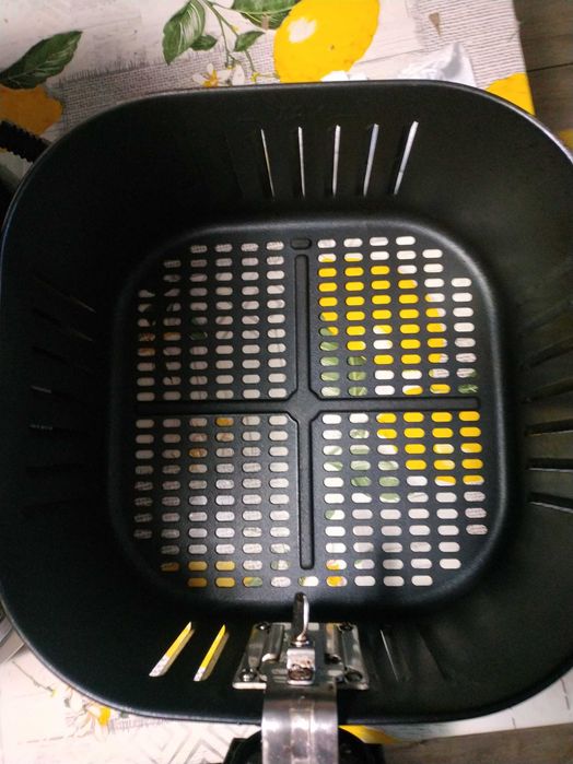 Frytkownica beztłuszczowa Aigostar  1900 W 7 l