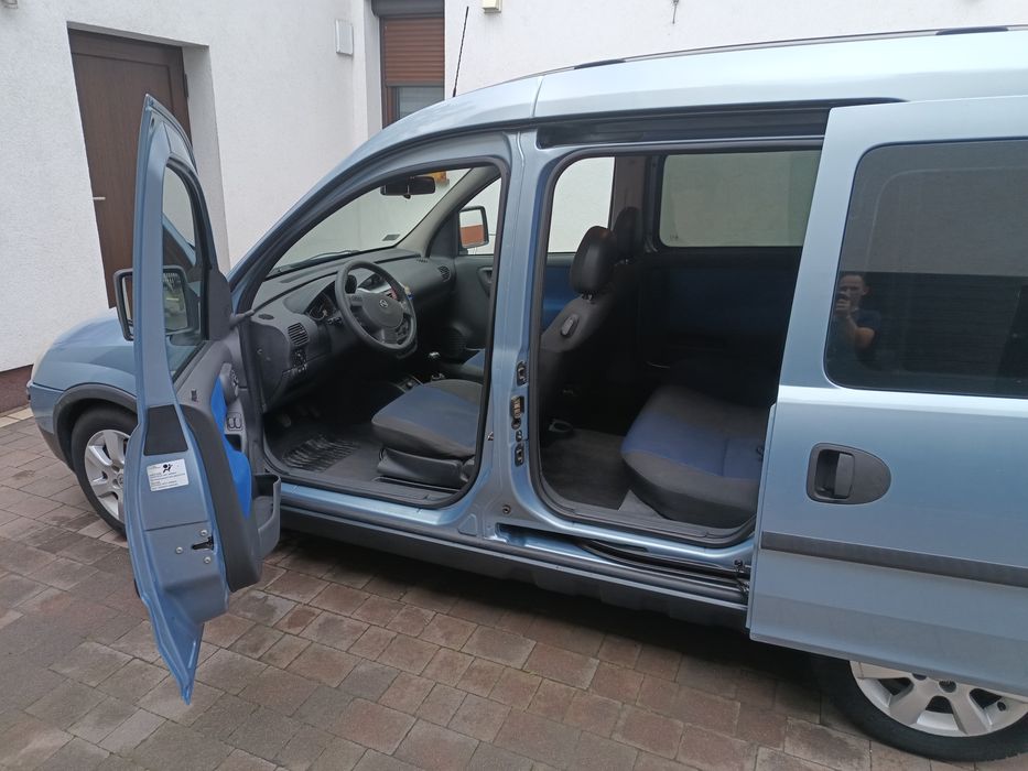 Samochód osobowy Opel Combo Arizona