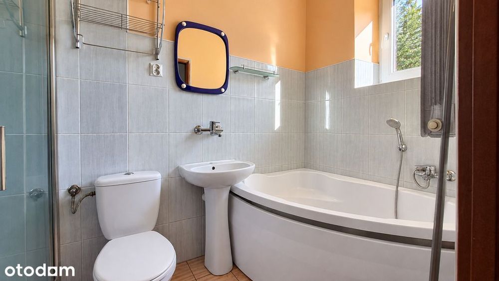2 budynki na działce 500 m² w Radomsku