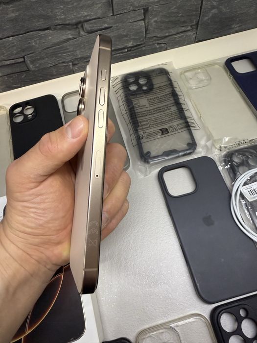 Продаю iPhone 16 Pro Max 256 GB (Desert Titanium)