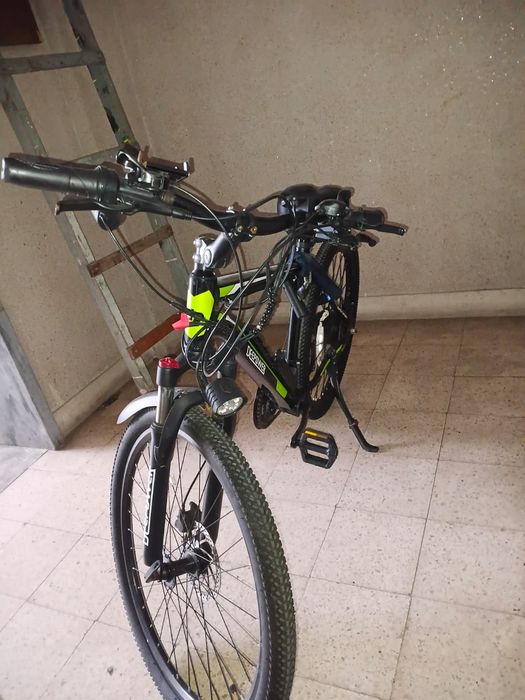 Bicicleta elétrica em excelente estado.