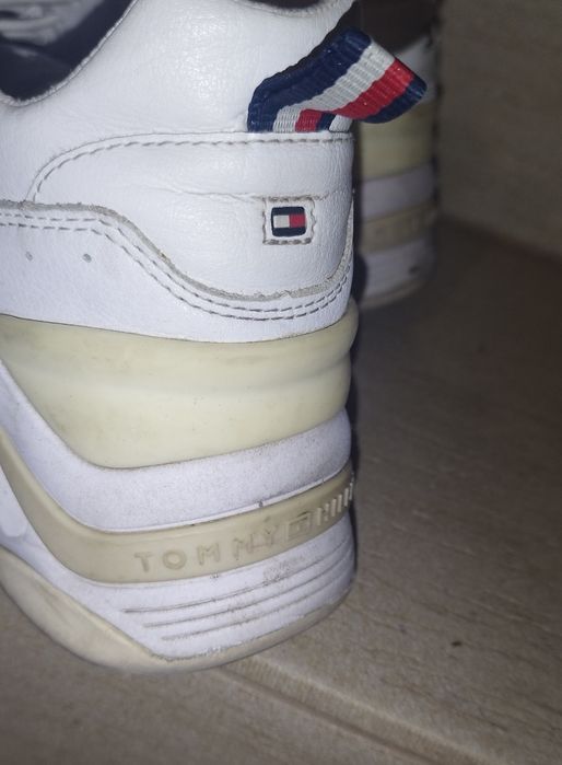 Sneakersy Tommy Hilfiger r.40
