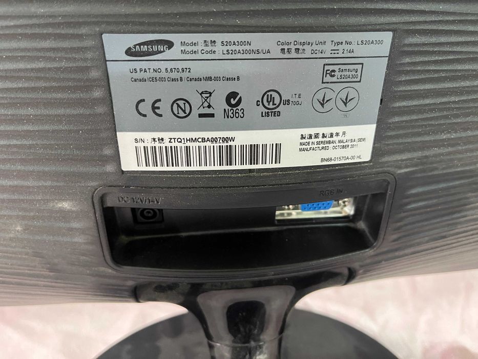 Монитор 20 Samsung SA300