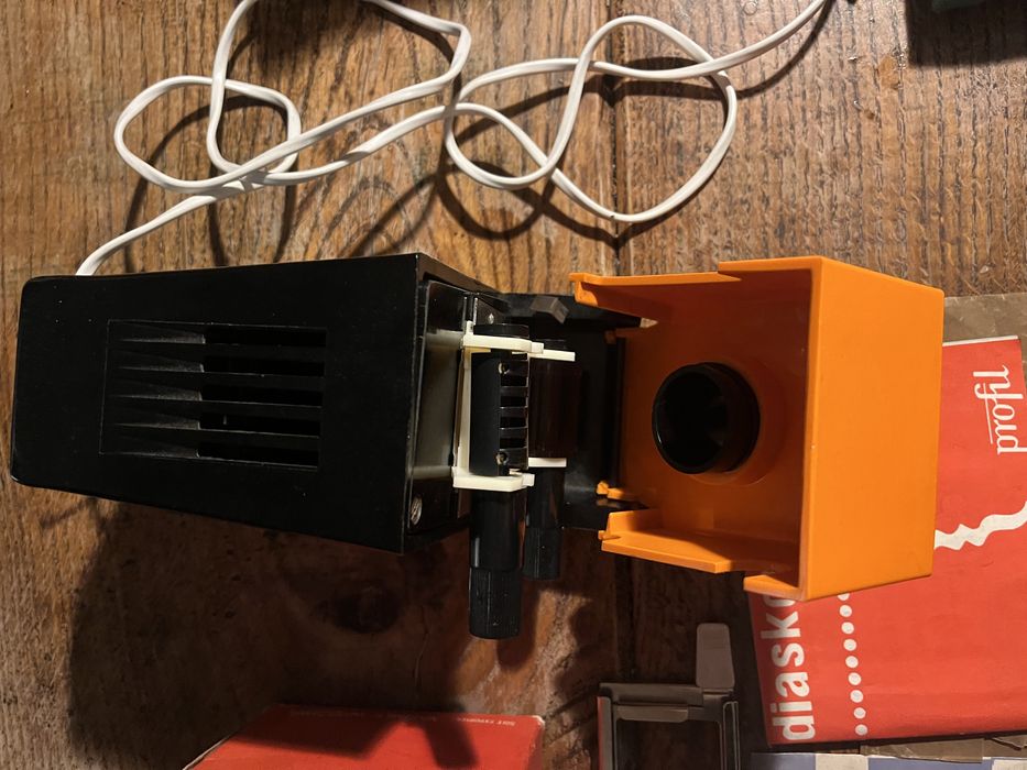 Diaskop/rzutnik Jota Predom Prexer PRL+ pudełko od rzutnika profil