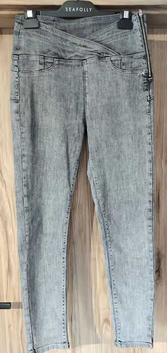 Spodnie jeans z wysokim stanem Patrizia Pepe 28
