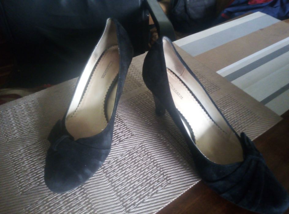 Туфли замшевые черные в хорошем состоянии