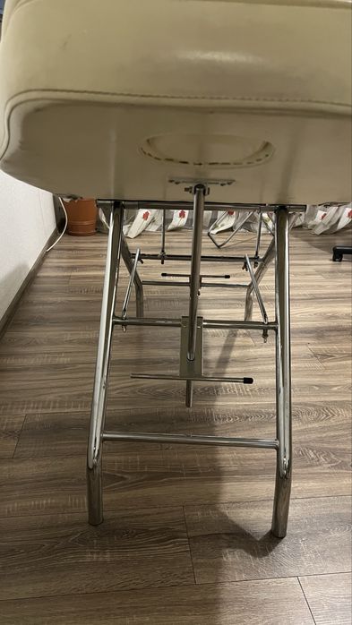 Кушетка косметологічна