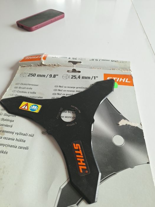 Nóż, trójząb, kosa tnąca do zarośli stihl