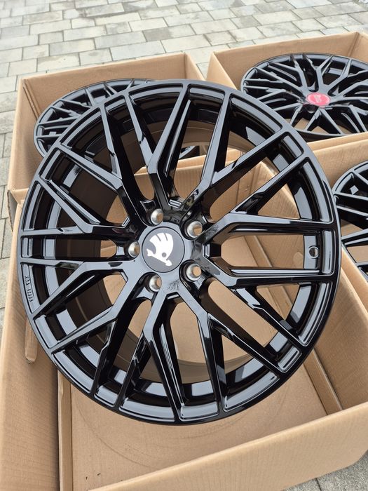 Felgi 18" 5x112 VW Audi BMW Mercedes Skoda Mini Cupra MG TPMS Czarne Nowe | #RS4