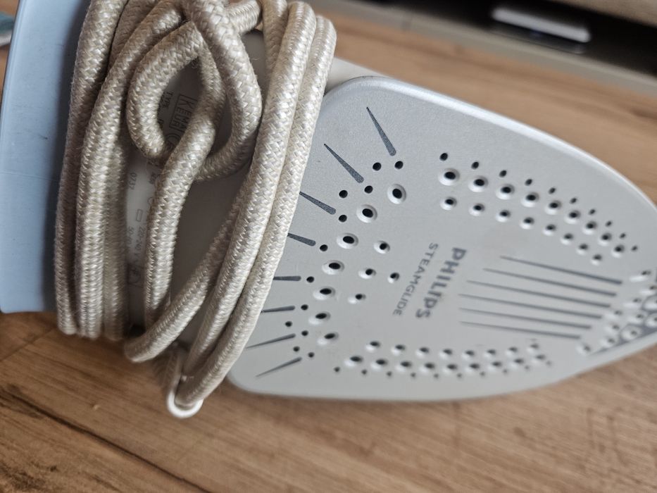 Żelazko parowe  Philips ze spryskiwaczem