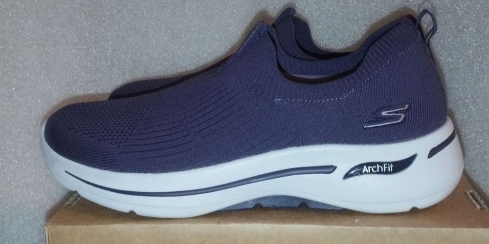 Skechers Nike кросівки сліпони жіночі оригінальні р.38,5