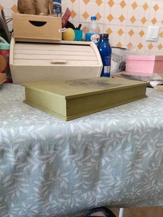 Caixa pintada a mão