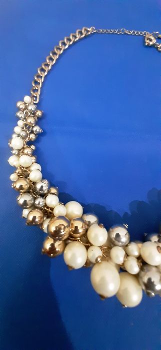 Colar zara com varias bolas