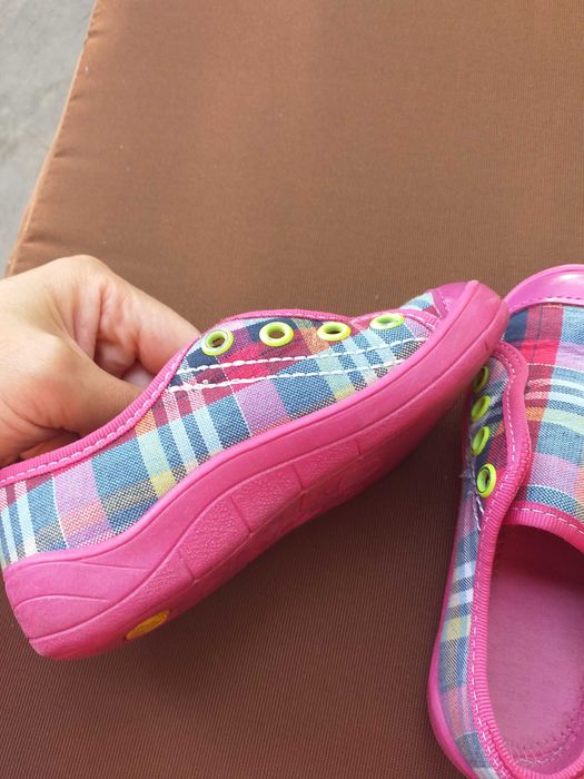 Trampki wsuwane rozm.25