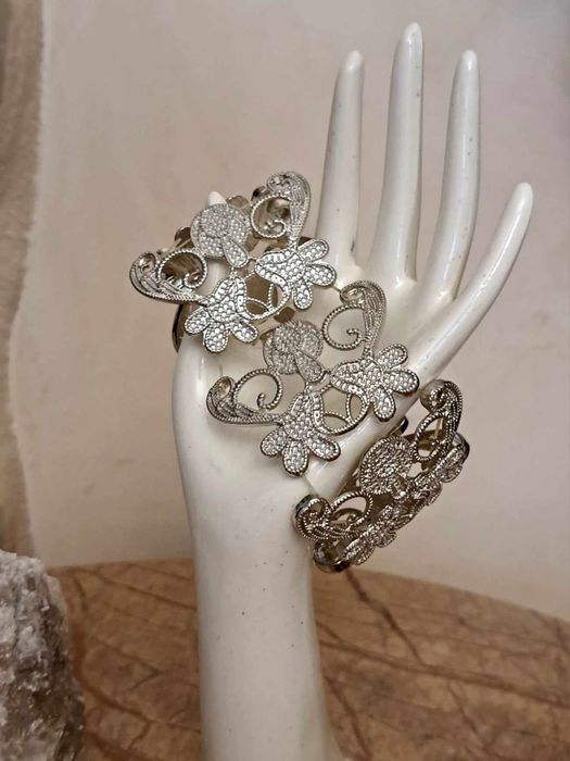 Bransoletka damska na gumce