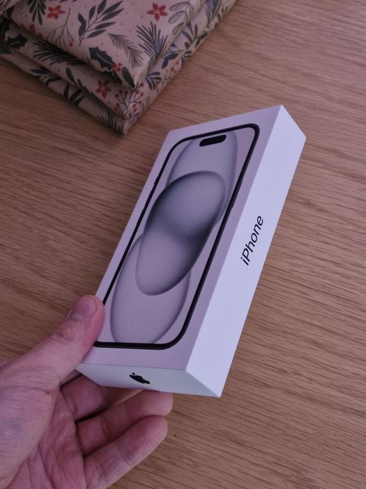 iPhone 15 czarny 128 Gb