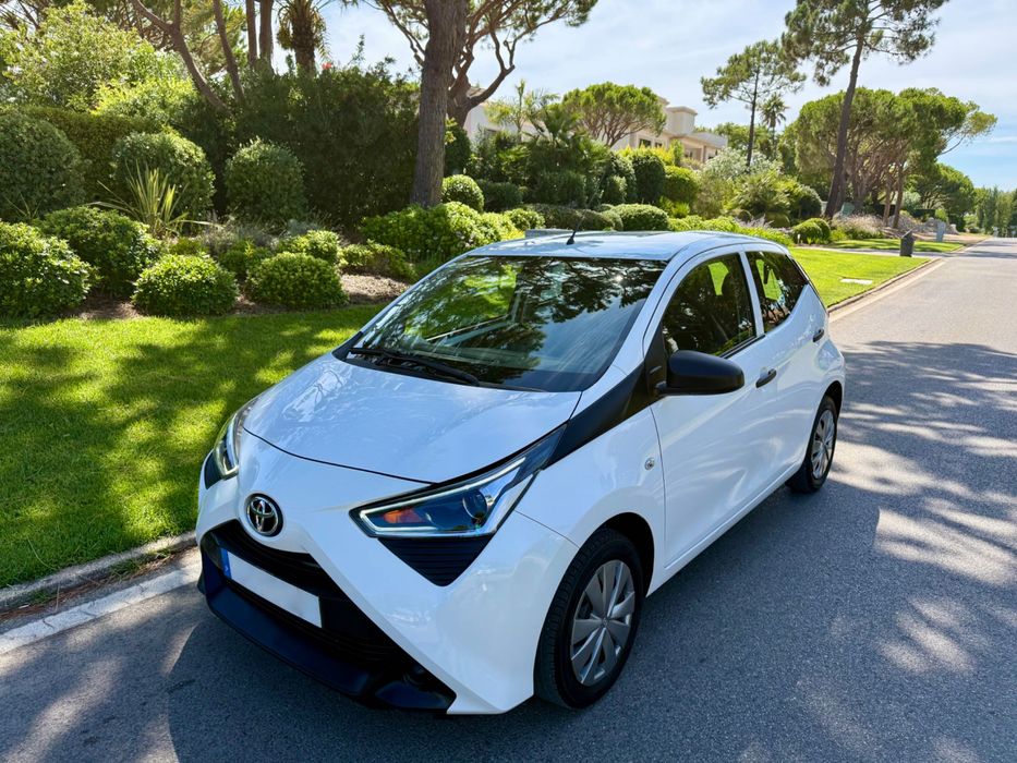 TOYOTA Aygo 1.0 Gasolina • 12/2021 • 71.661 km