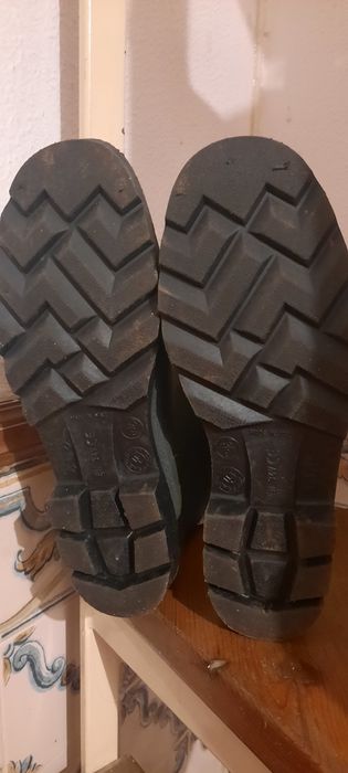 Boots size 4364585468630146122