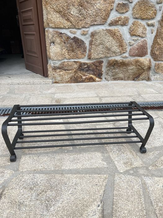 Sapateira em ferro Ikea