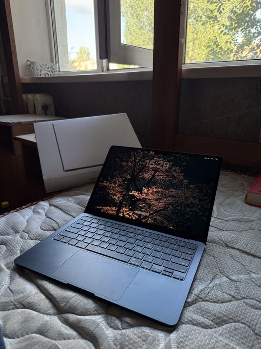 MacBook air 13(M2) 16/256 Gb