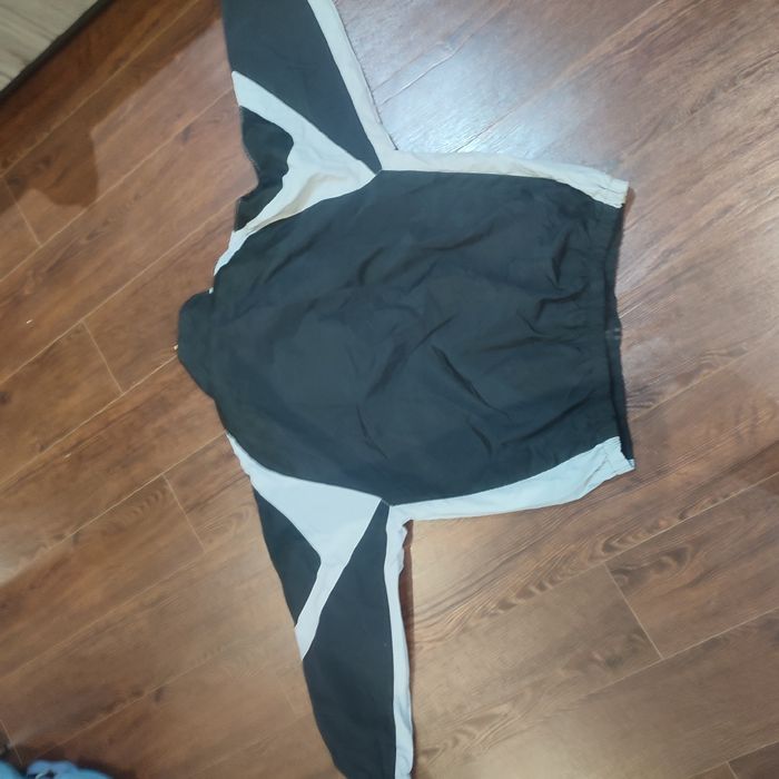 Вітровка corteiz