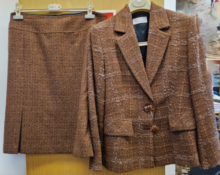 Conjunto de blazer e saia