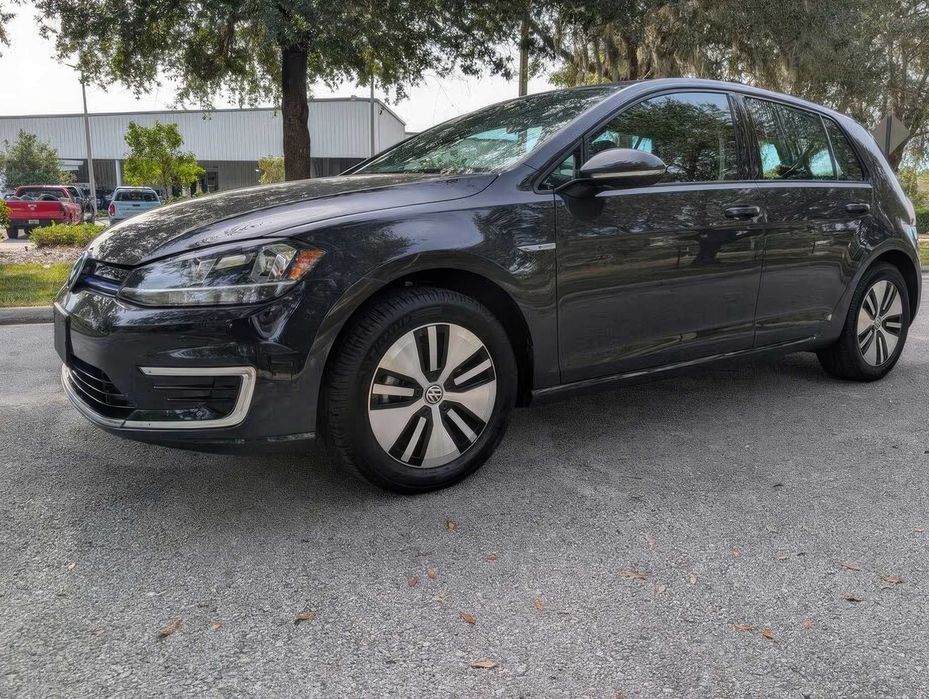 Volkswagen e-Golf SE      2019