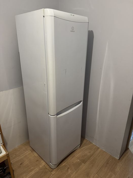 Lodowka Indesit 180cm