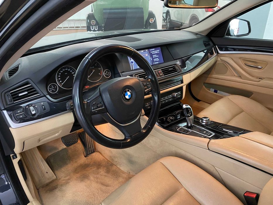 BMW520 Bem Estimada com Extras, Inspeção e Revisão até 30/10/26