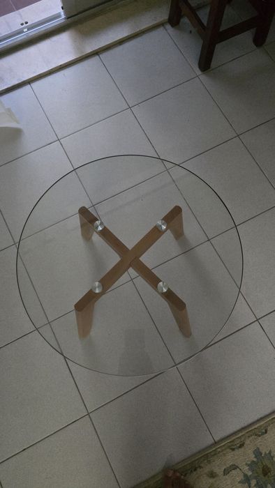 Mesa de apoio em vidro
