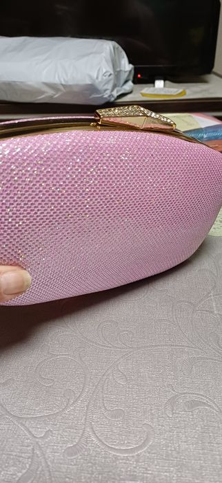 Śliczna różowa kopertówka