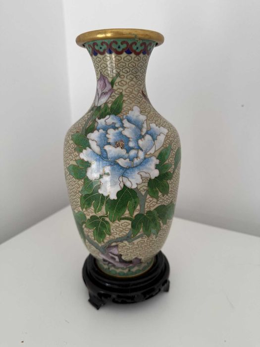 Jarra chinesa balaustre em Cloisonné