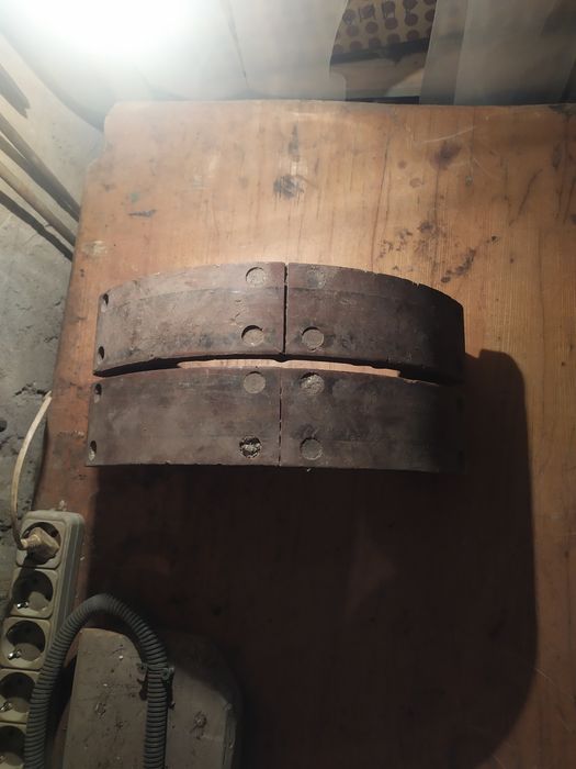 Гальмівні колодки ЗИЛ-130