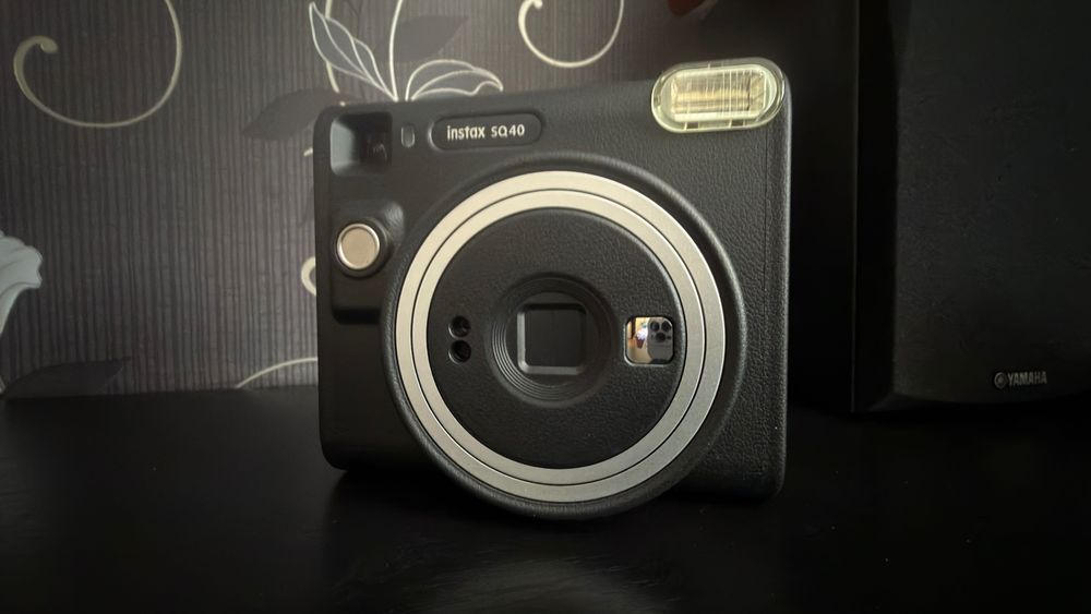 Фотокамера миттєвого друку Fujifilm INSTAX SQUARE SQ40 Black