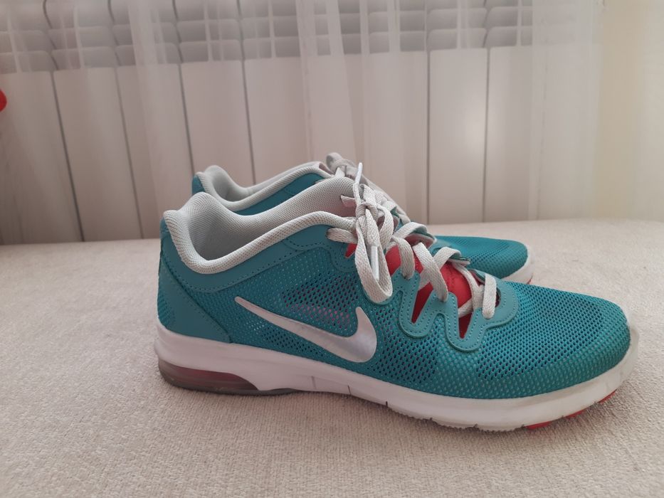 Buty sportowe  Nike w roz. 36,5