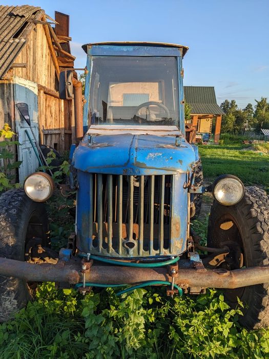 Трактор з двигуном та кпп мерседес W123 3.0D