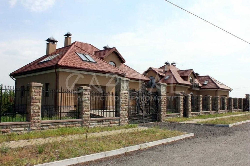 Продаж будинку Вишеньки