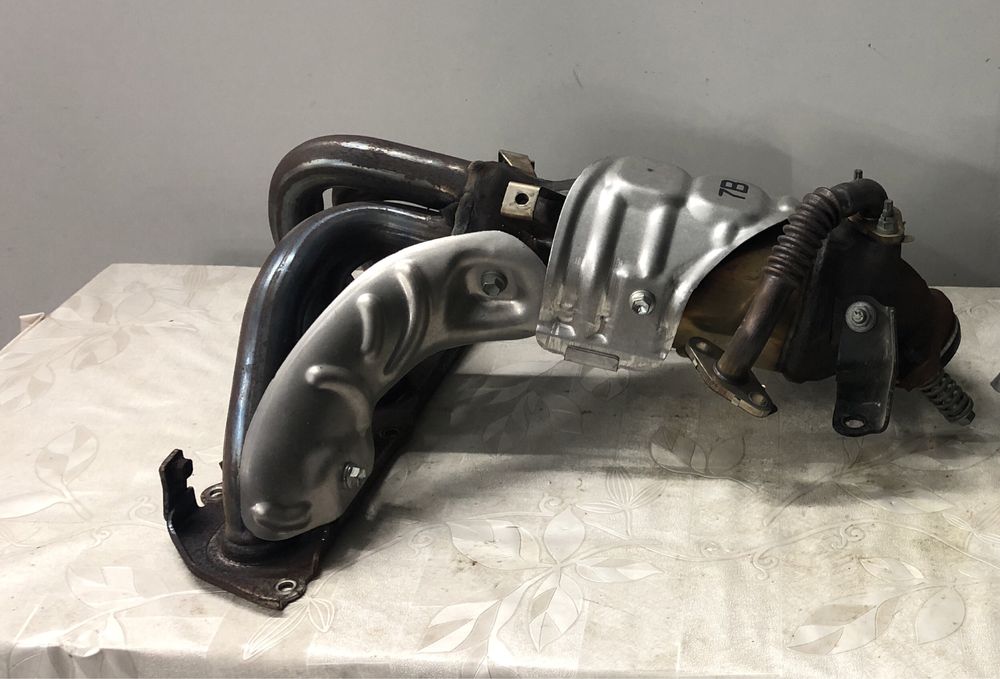 Випускний колектор 36120 Toyota Rav 4 hibrid  Каталізатор з Рав 4 2017